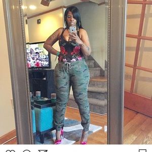 Look how fun I made the pink red bottoms 🛑